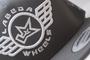 Gorra Labeda Alas Plana - Imagen 2